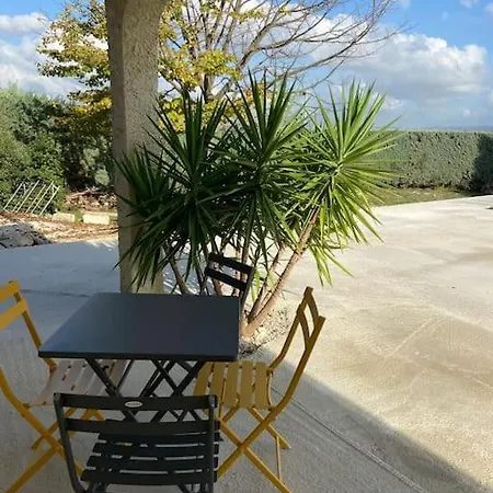 Holiday home Maison Proche Du Du Salagou Clermont-l'Herault